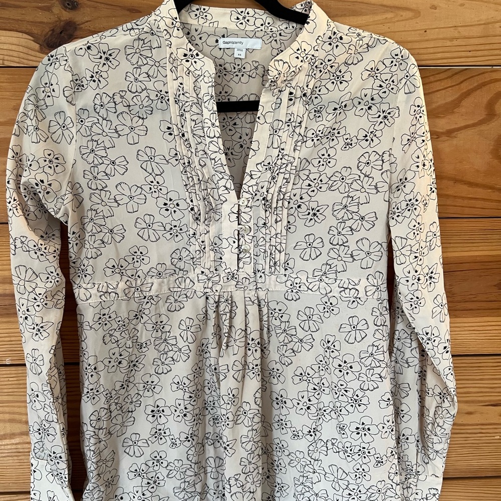 Gap maternity blouse